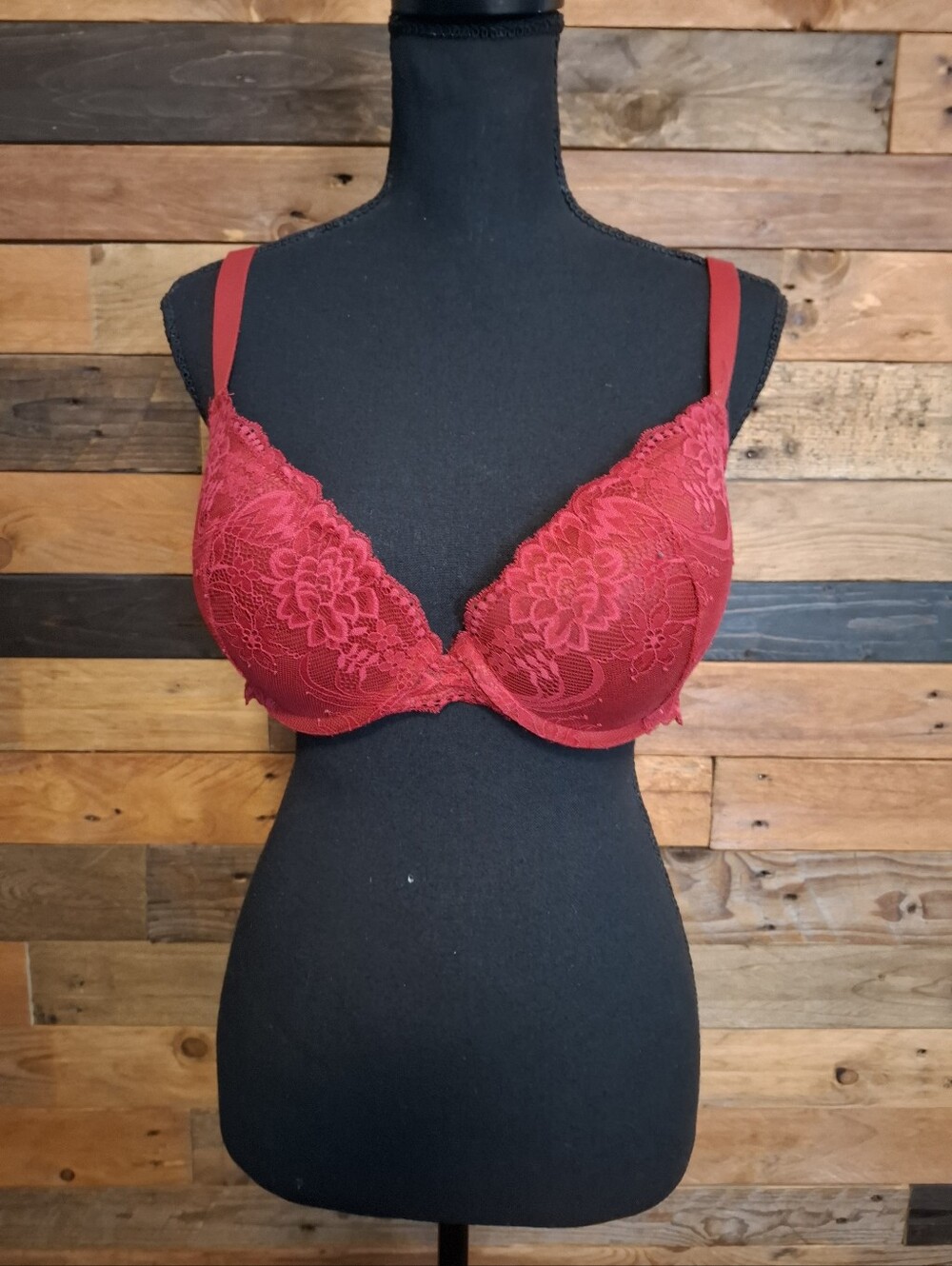EUC Amazon Essentials Wine Push Up Bra - 38C